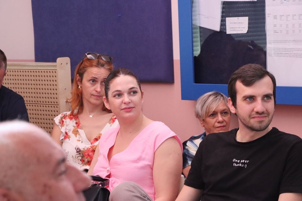 Početna konferencija projekta “Energetska obnova Dječjeg vrtića Cvrčak – zgrada 1”: Djeca će dobiti kvalitetniji, sigurniji i ugodniji prostor za boravak - galerija 3 Početna konferencija projekta “Energetska obnova Dječjeg vrtića Cvrčak – zgrada 1”: Djeca će dobiti kvalitetniji, sigurniji i ugodniji prostor za boravak