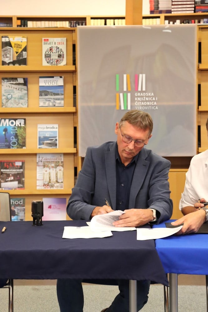 Potpisani ugovori za rekonstrukciju virovitičke Knjižnice vrijedni 1,2 milijuna eura: Novih 200 kvadrata i pametne usluge za sve generacije - galerija 8 Potpisani ugovori za rekonstrukciju virovitičke Knjižnice vrijedni 1,2 milijuna eura: Novih 200 kvadrata i pametne usluge za sve generacije