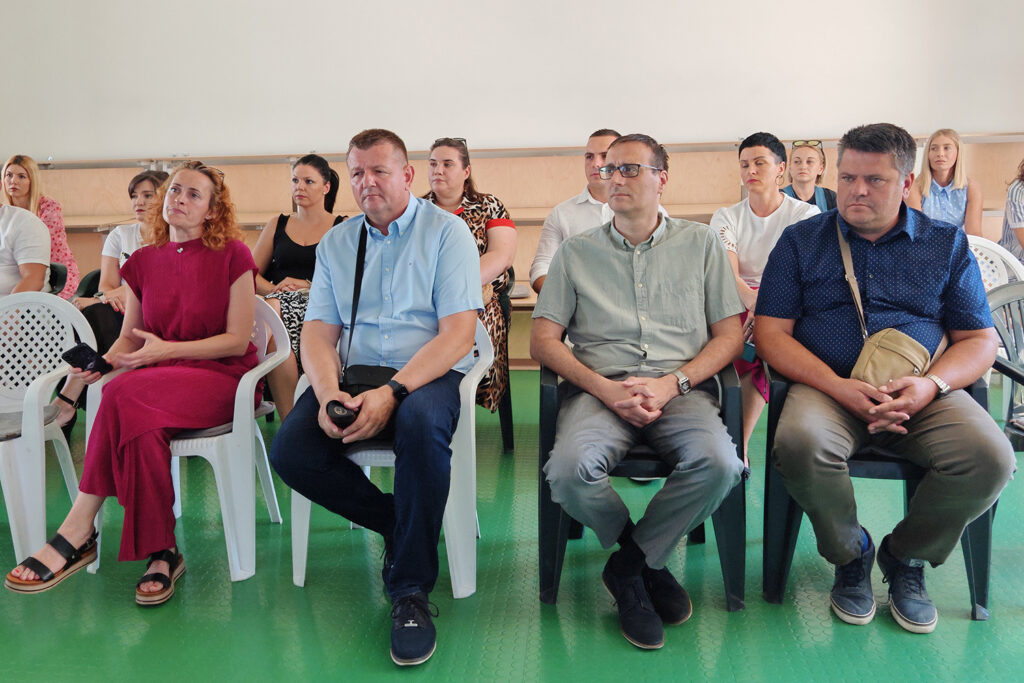Roditelji koji ne znaju za pauzu: U COOR-u Virovitica predstavljen projekt „Odmor od skrbi“ za roditelje njegovatelje - galerija 6 Roditelji koji ne znaju za pauzu: U COOR-u Virovitica predstavljen projekt „Odmor od skrbi“ za roditelje njegovatelje