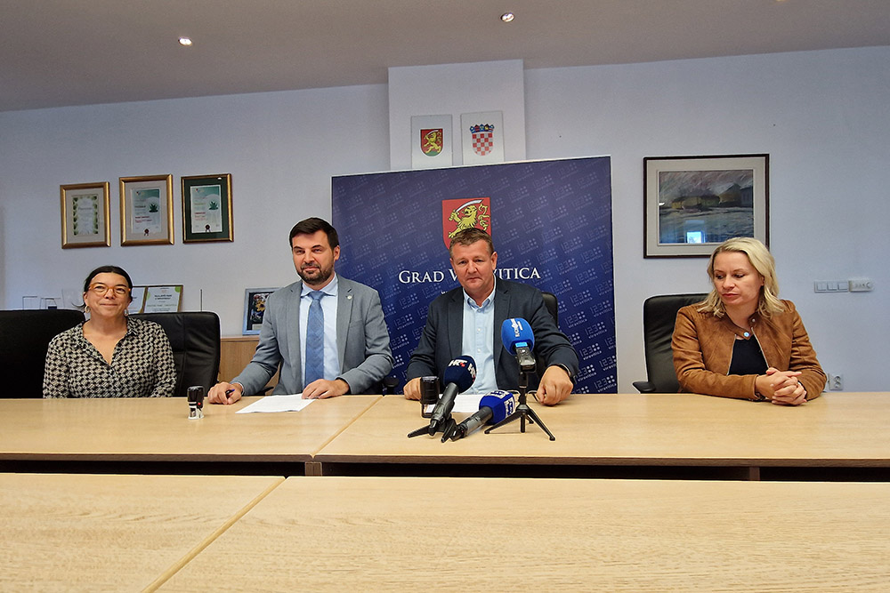 Virovitica prva u Hrvatskoj: U pilot projektu u stambenoj zgradi sav će biootpad rješavati putem mini drobilica - galerija 2 Virovitica prva u Hrvatskoj: U pilot projektu u stambenoj zgradi sav će biootpad rješavati putem mini drobilica